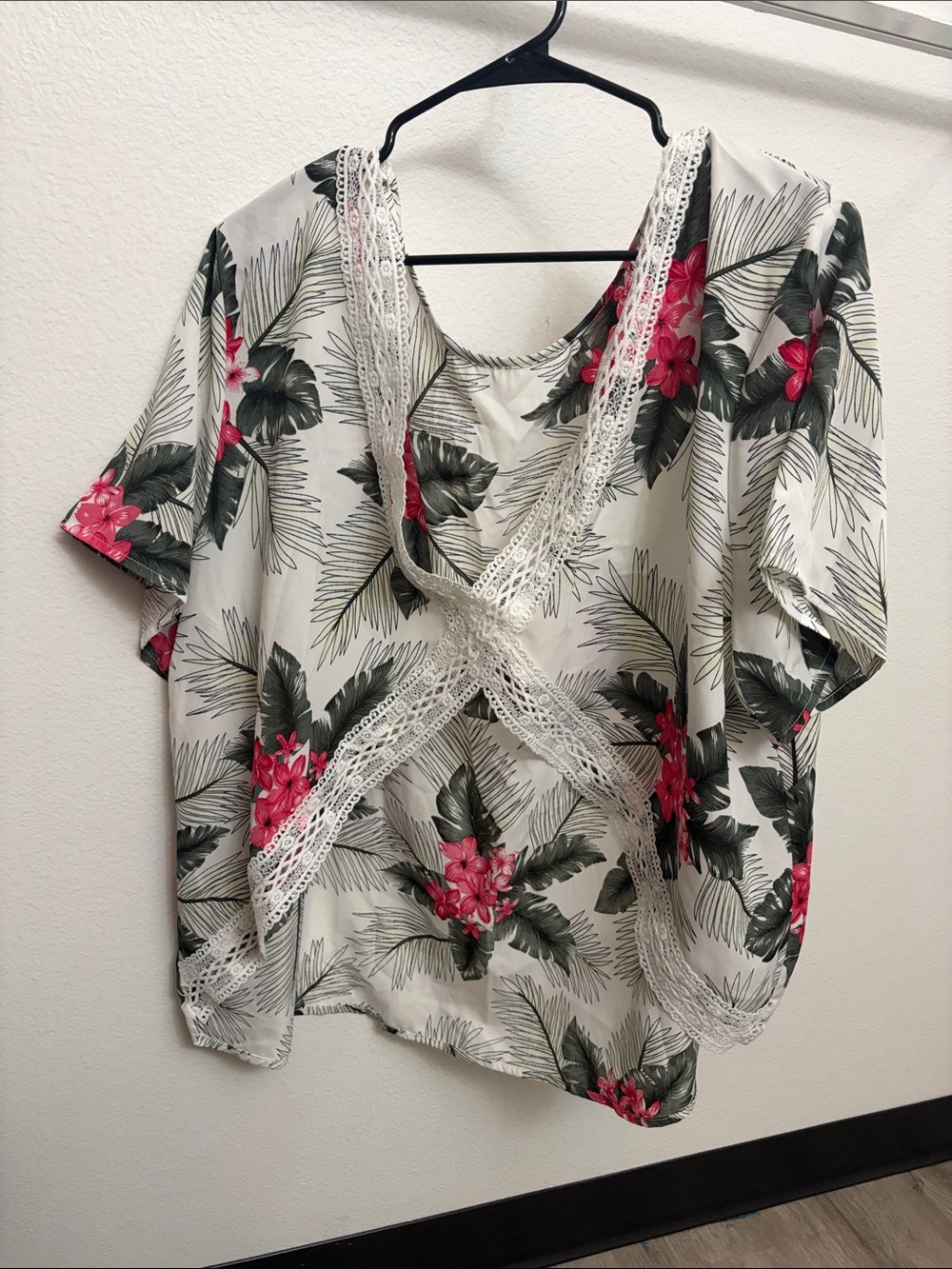 SHEIN Cream Floral Lace-Trim Short Sleeve Blouse with Pink Flowers